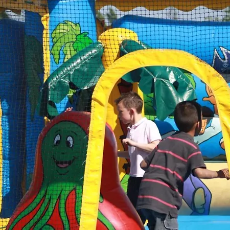 منتزه العطل Camping Le Val D'Authie 5*